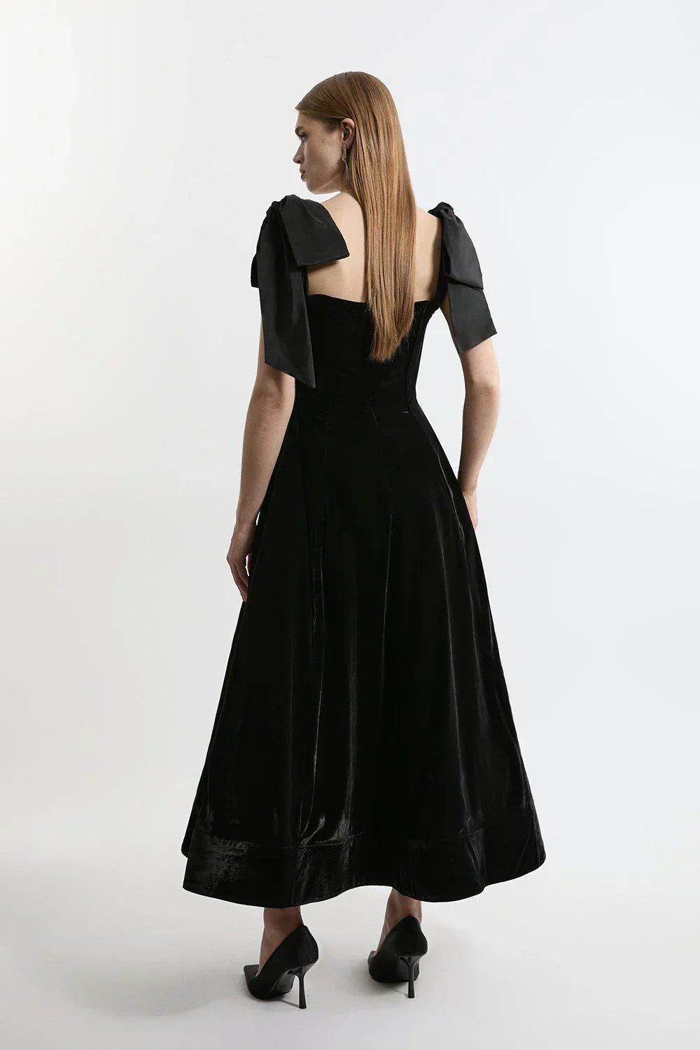 Vestido Midi sin Tirantes con Lazo de Terciopelo