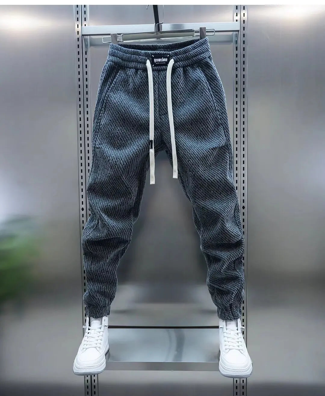 PANTALÓN DEPORTIVO AJUSTADO EMBERON